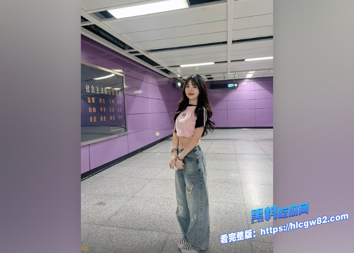 广东高档小区包租公的特殊癖好第二期隔山有眼租房都装隐藏监控摄像头记录美女租客家中全裸做爱洗澡全过程这比N号房还刺激 图7