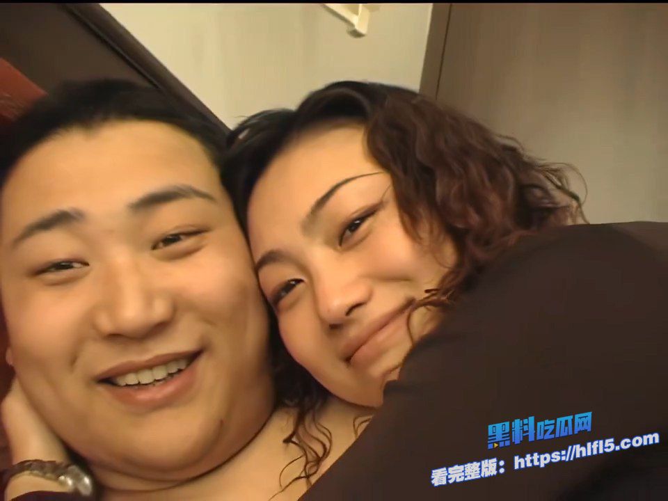 老瓜新吃绝版资源：山东烟台医院美女护士与税务局部长激情视频，女主神似汤唯！ 图1