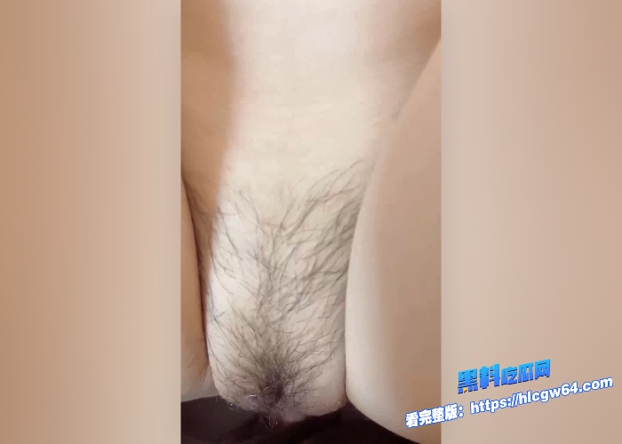 性感美腿女房客叫房东上门换灯泡被发现床上有成人玩具好色房东精虫上脑直接强上内射完整偷拍视频流出说要让房东进去踩缝纫机对白精彩搞笑 图15 性感美腿女房客叫房东上门换灯泡被发现床上有成人玩具好色房东精虫上脑直接强上内射完整偷拍视频流出说要让房东进去踩缝纫机对白精彩搞笑 图15