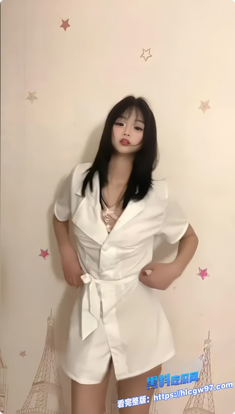 快手嫩妹泪痕丝足私拍福利 2