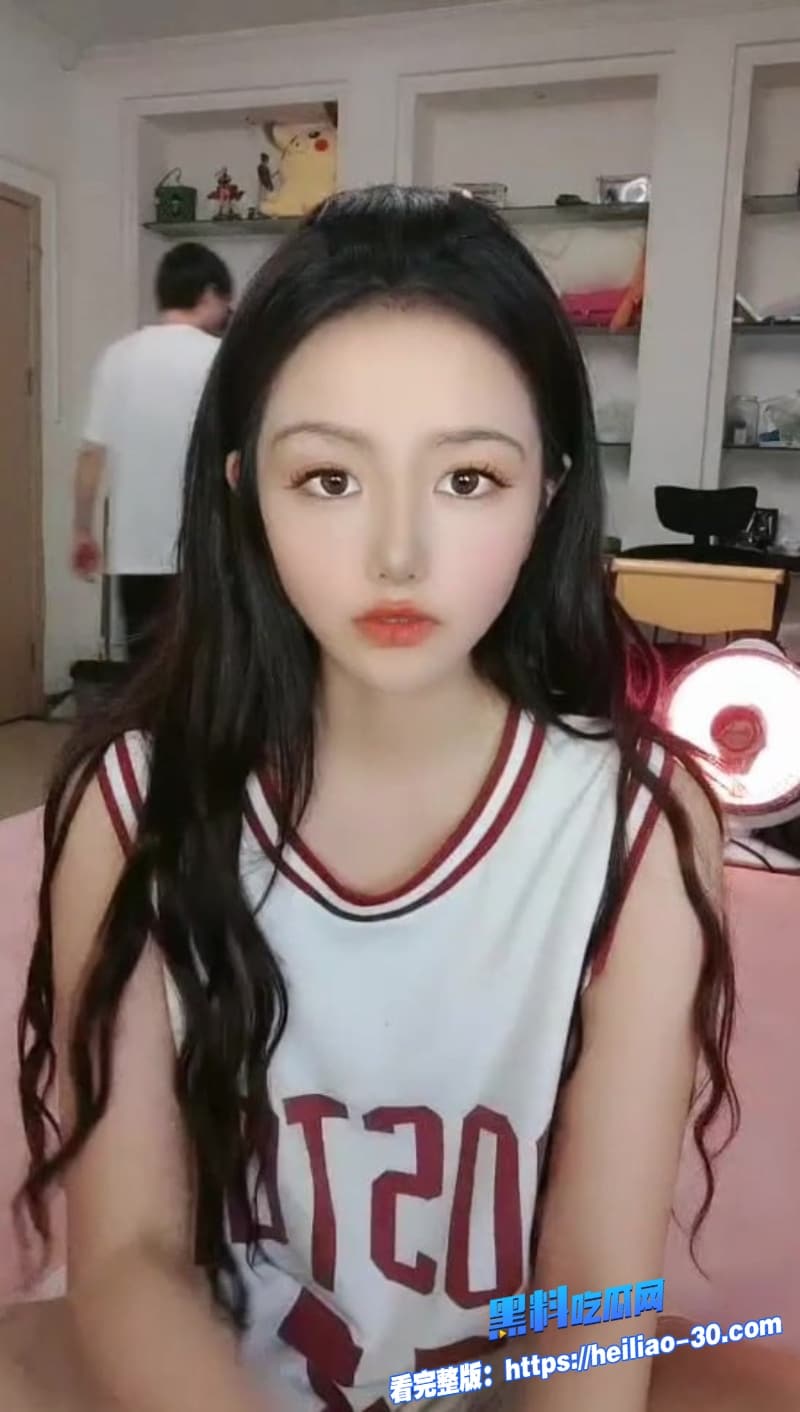 精神小妹裸聊下海直播各种激情玩法全曝光开裆黑丝白虎馒头穴 被对象猛干到红肿溢汁 7 精神小妹裸聊下海直播各种激情玩法全曝光开裆黑丝白虎馒头穴 被对象猛干到红肿溢汁 7