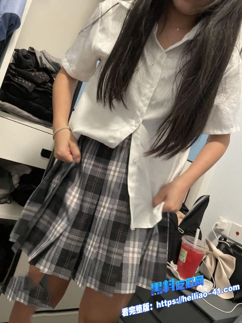 海角精选老爸发现女儿小亚JK不雅视频后直接去房间里面找她全程无套爆操到骚货娇喘不断5 海角精选老爸发现女儿小亚JK不雅视频后直接去房间里面找她全程无套爆操到骚货娇喘不断5