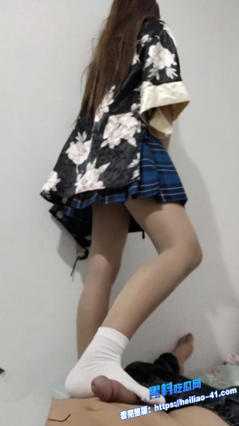 海角精选老爸发现女儿小亚JK不雅视频后直接去房间里面找她全程无套爆操到骚货娇喘不断7 海角精选老爸发现女儿小亚JK不雅视频后直接去房间里面找她全程无套爆操到骚货娇喘不断7