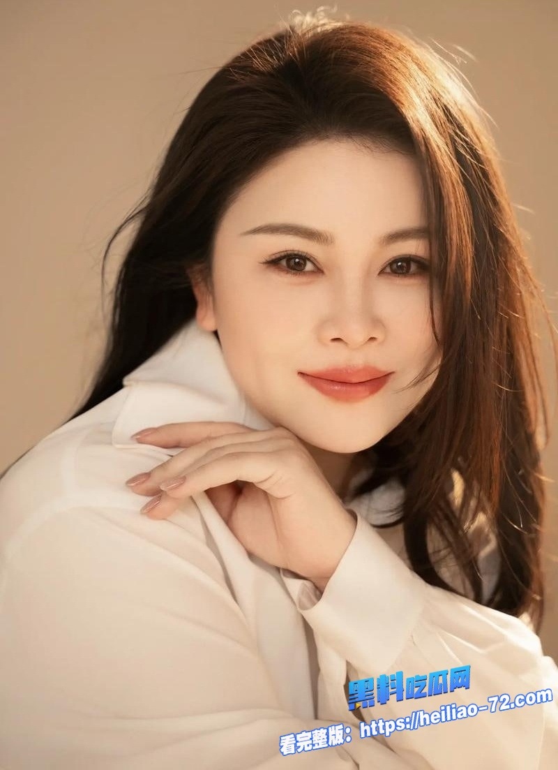 海角乱伦儿子发现老妈偷情后疯狂操妈妈黑丝骚穴1