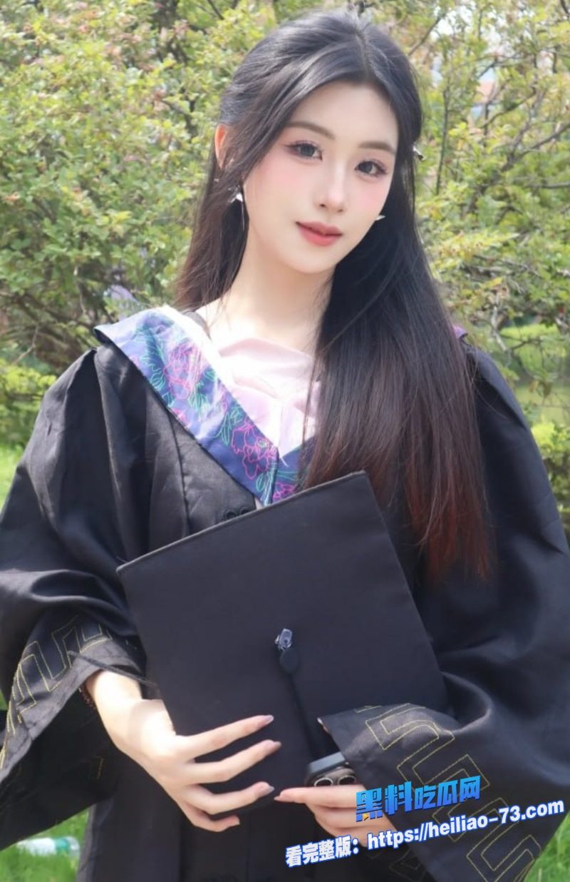 西安大学最美校花女友跪地深喉太骚了这绝美容颜太让人上头5