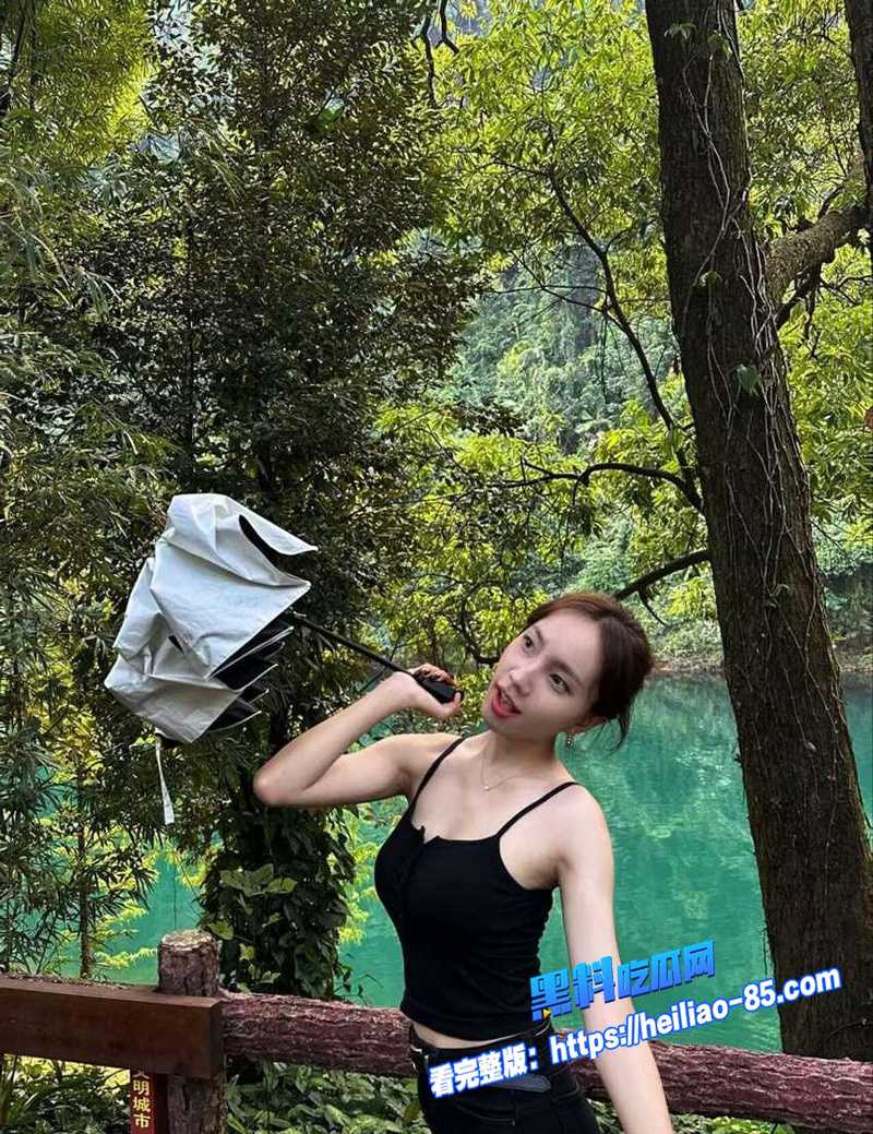 深圳大学经济系系花吴悦茹性爱视频 床上化身骚话女友 喊爸爸求操淫语不断 画面极度刺激图1