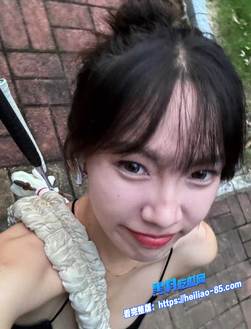 深圳大学经济系系花吴悦茹性爱视频 床上化身骚话女友 喊爸爸求操淫语不断 画面极度刺激图4