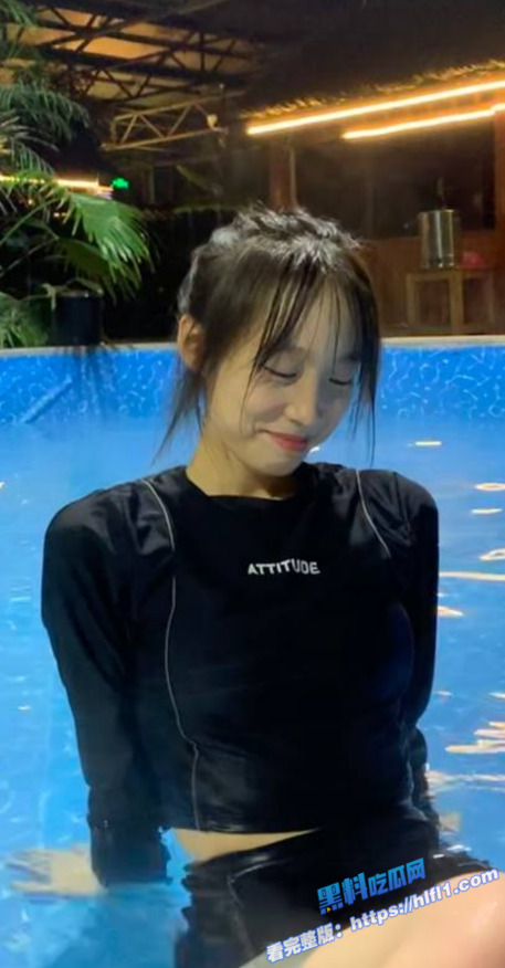 极品反差婊 跟00后女友出门旅游 让大家一起看看这个骚货有多骚 口活非常棒!4 极品反差婊 跟00后女友出门旅游 让大家一起看看这个骚货有多骚 口活非常棒!4