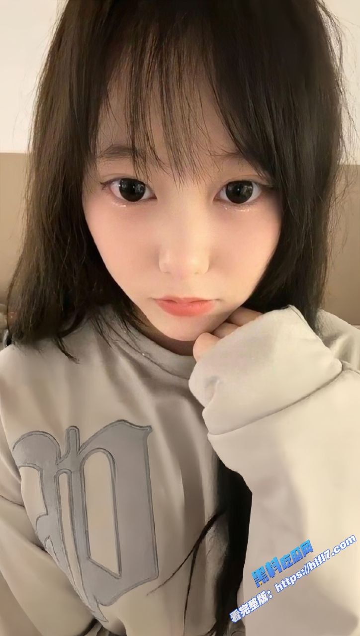 抖音高颜值萝莉网红 kouk 和榜一大哥裸聊视频流出 全裸勾引挑逗 手指自慰抽插小嫩穴！1