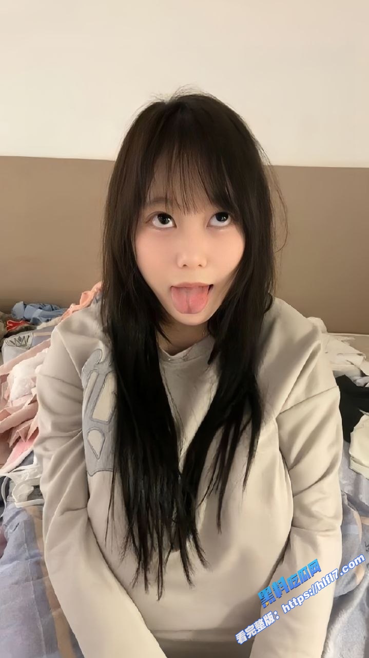 抖音高颜值萝莉网红 kouk 和榜一大哥裸聊视频流出 全裸勾引挑逗 手指自慰抽插小嫩穴！2