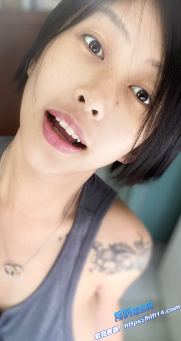 OnlyFans台湾精神小妹 何麦芽 蜂腰肥臀大尺度私拍流出 2