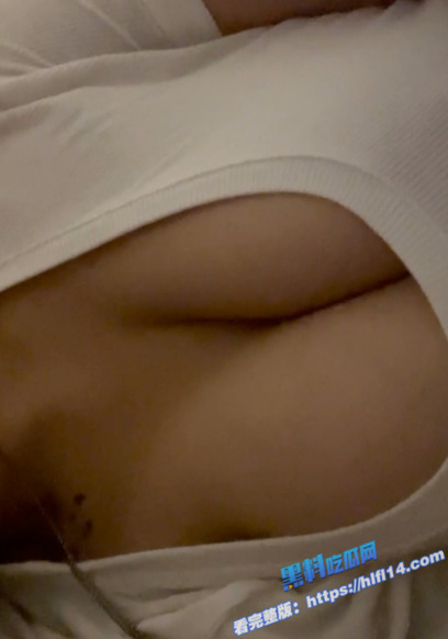 OnlyFans台湾精神小妹 何麦芽 蜂腰肥臀大尺度私拍流出 4