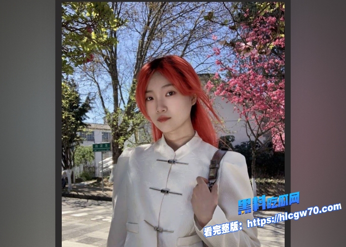 湖南大学外语学院徐菲和校外超市老板约炮被老板娘发现流出视频全校疯传中年大叔也是吃上好菜了这黑丝美腿也算外围级别了 2