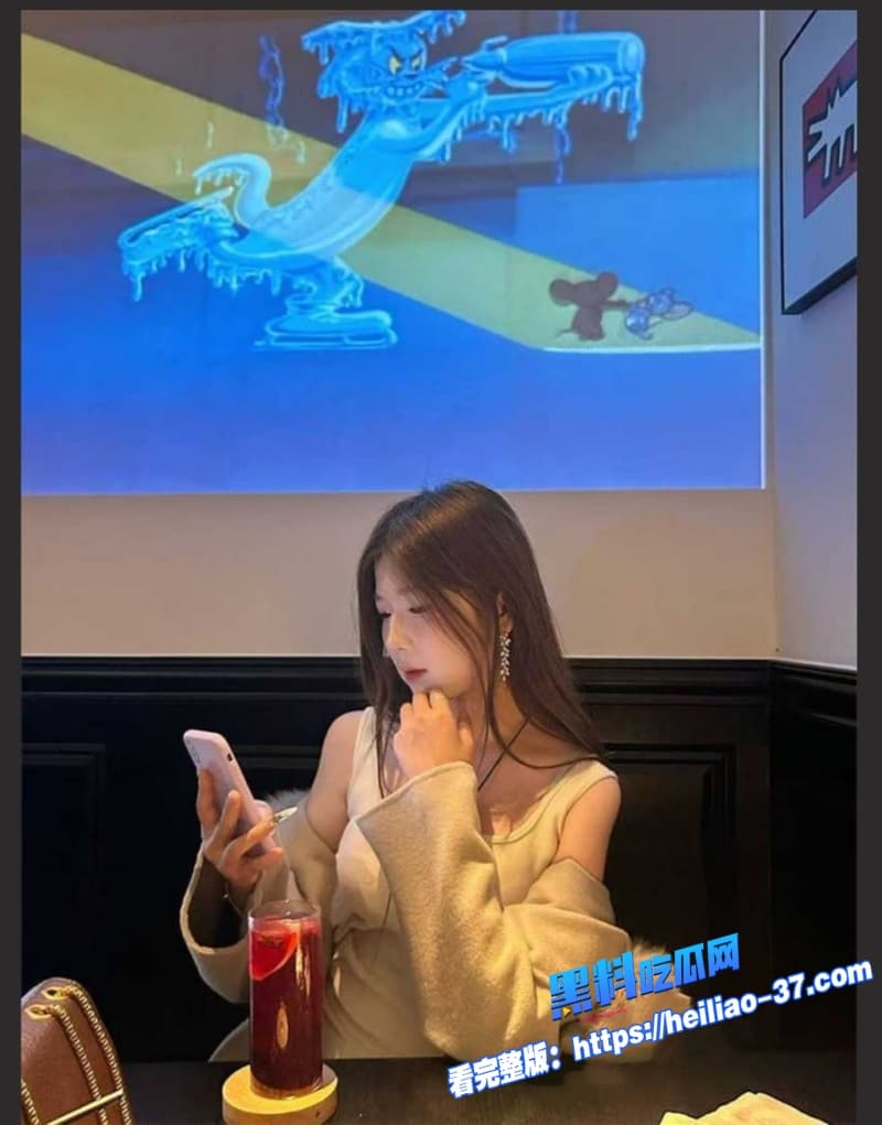 山东大一纯情学妹 陈佳欣被前男友怒曝私密视频蜜桃翘臀一碰巨根瞬间秒变骚母狗2 山东大一纯情学妹 陈佳欣被前男友怒曝私密视频蜜桃翘臀一碰巨根瞬间秒变骚母狗2