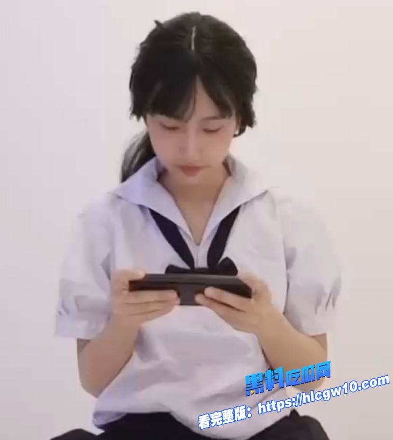 极品颜值泰国JK学生妹边玩手机边做爱高颜值泰国女神分心刷屏却欲火焚身1 极品颜值泰国JK学生妹边玩手机边做爱高颜值泰国女神分心刷屏却欲火焚身1