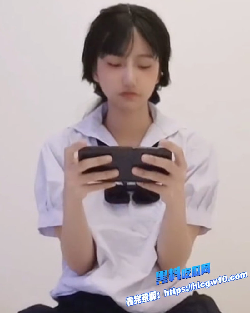 极品颜值泰国JK学生妹边玩手机边做爱高颜值泰国女神分心刷屏却欲火焚身2 极品颜值泰国JK学生妹边玩手机边做爱高颜值泰国女神分心刷屏却欲火焚身2