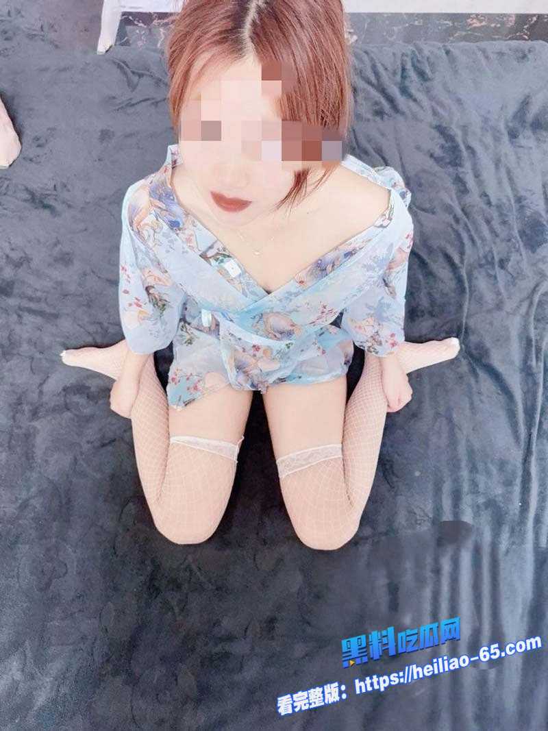 海角乱伦饥渴骚姐白丝足撩亲弟家骑乘中出狠操2 海角乱伦饥渴骚姐白丝足撩亲弟家骑乘中出狠操2