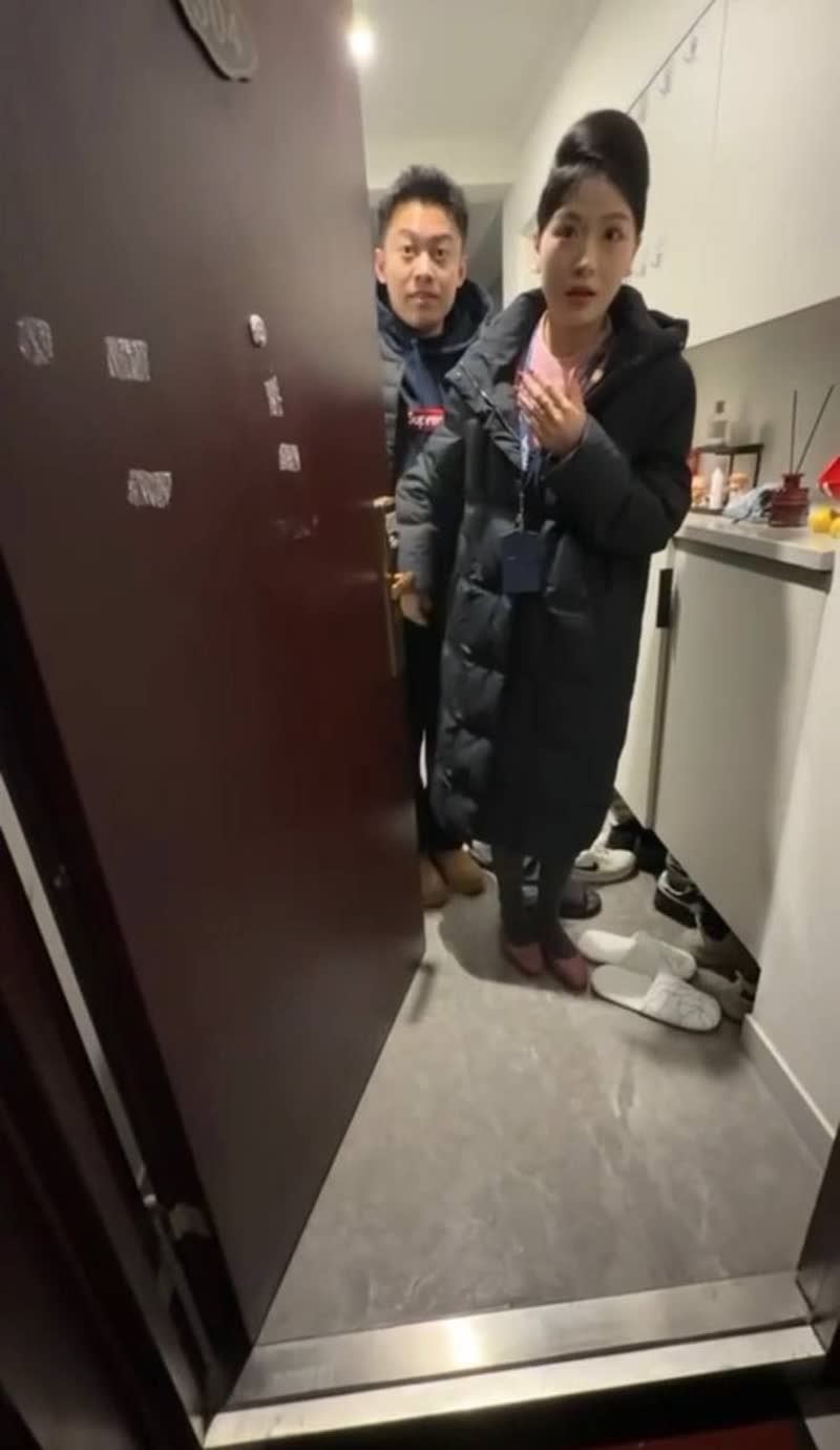 春秋航空曝大瓜!第八中队已婚副驾李俊杰出轨同公司空姐! 春秋航空曝大瓜!第八中队已婚副驾李俊杰出轨同公司空姐!