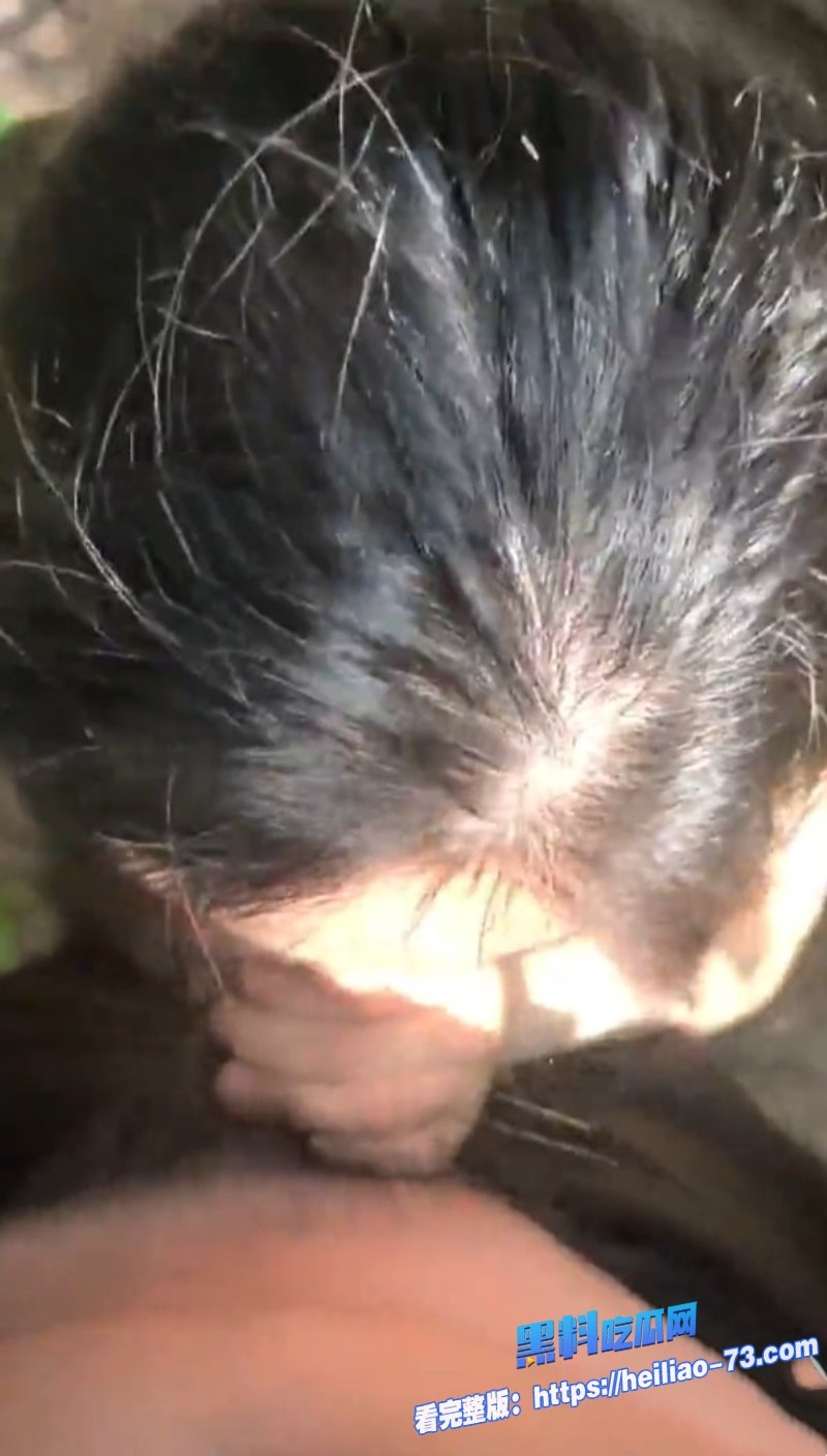 海角乱伦小姑山上主动蹲下深喉清洗鸡巴后入肥臀越干越骚直接口爆吞精6 海角乱伦小姑山上主动蹲下深喉清洗鸡巴后入肥臀越干越骚直接口爆吞精6