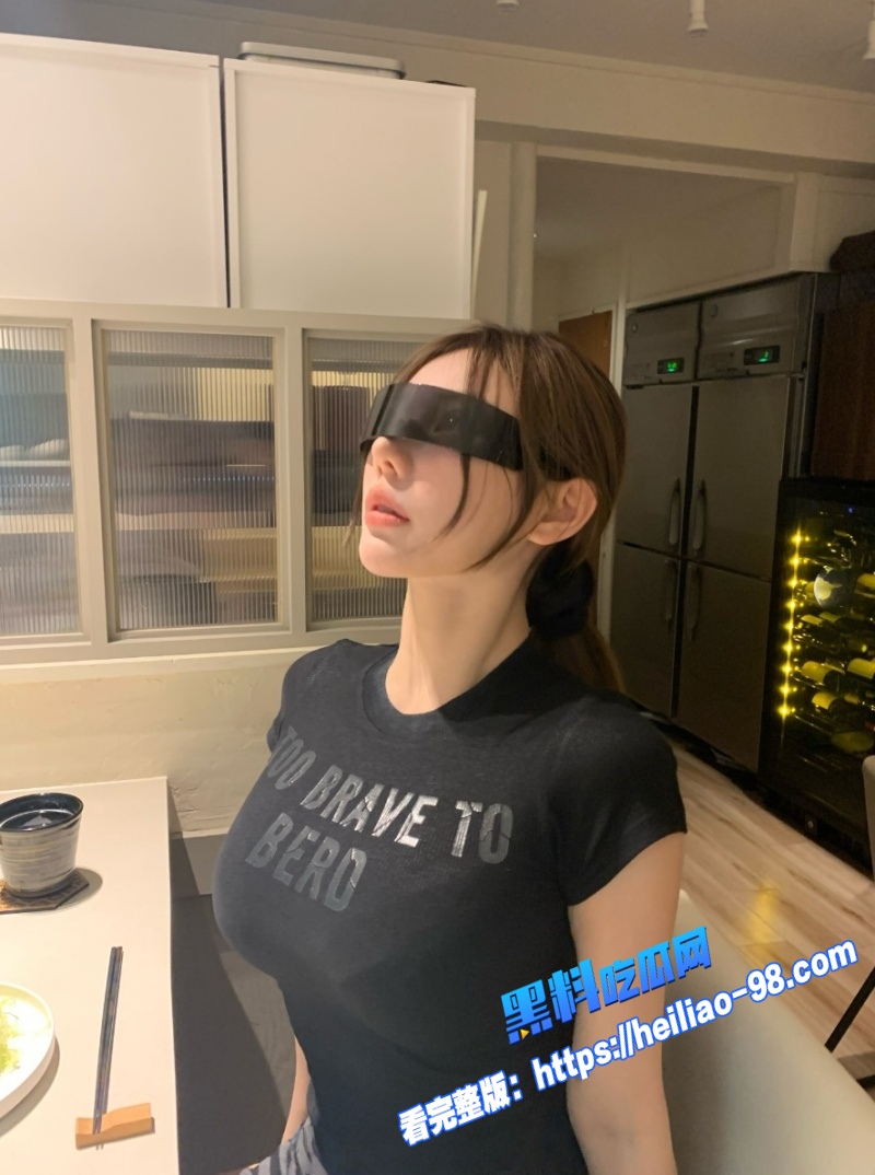 国产甜美主播裸聊被录屏黑丝吊带扭腰淫靡自慰高潮让人血脉喷张6