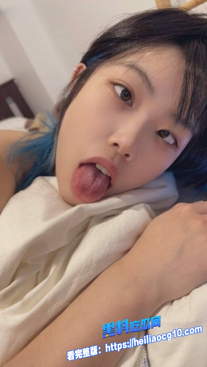 贫乳精神小妹2