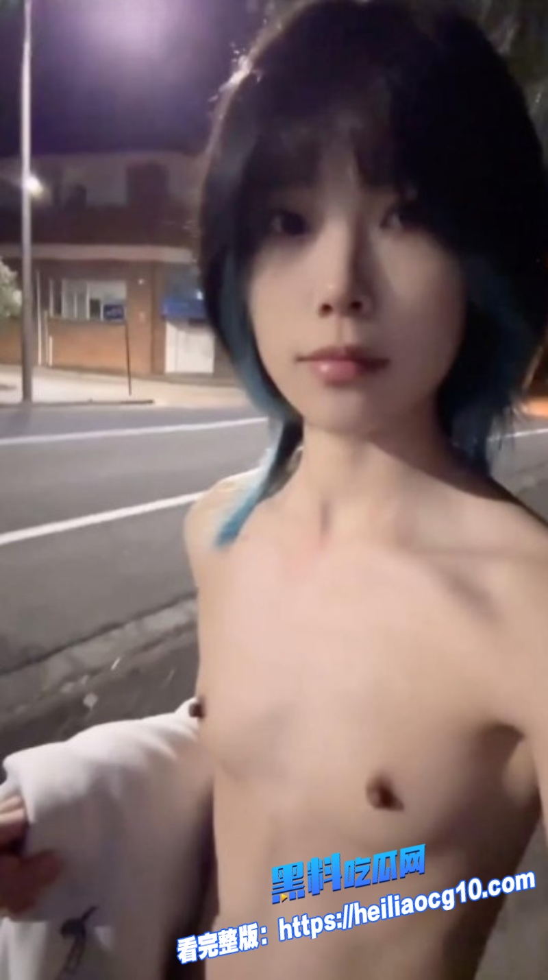 贫乳精神小妹9