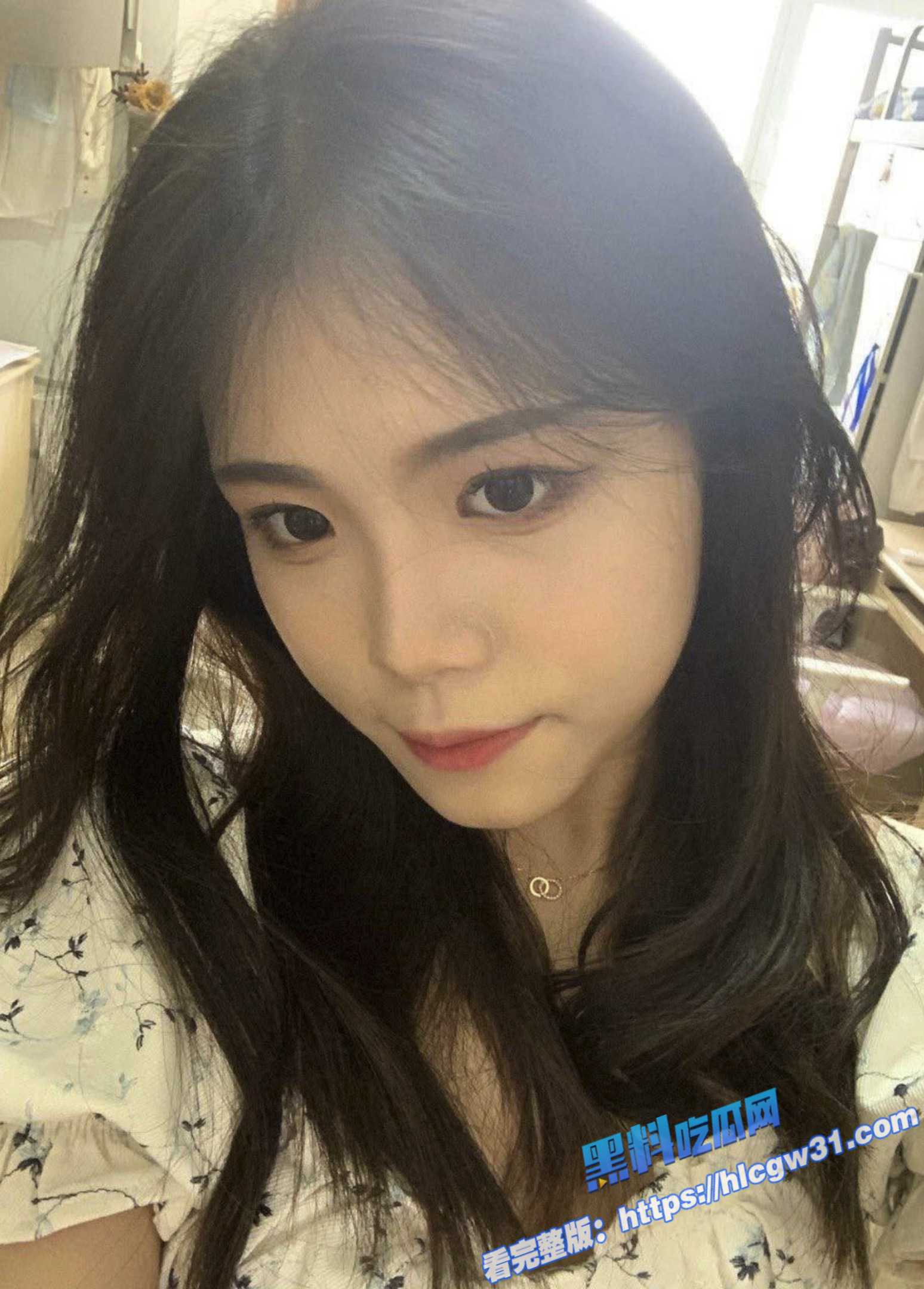 情侣自拍视频泄密流出 高颜值美少女 被男友调教成小母狗 各类情趣制服私拍视频曝光流出！1