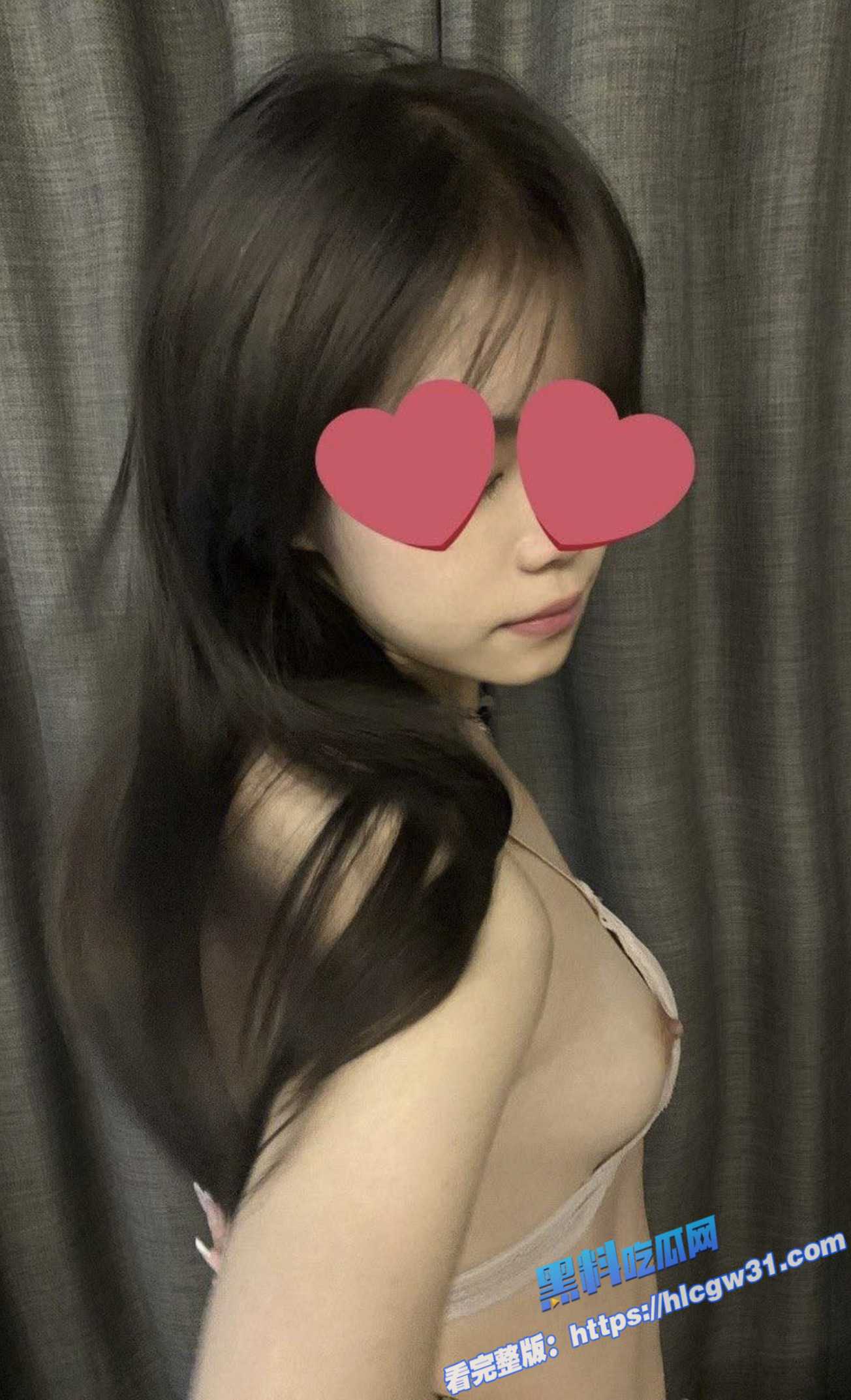 情侣自拍视频泄密流出 高颜值美少女 被男友调教成小母狗 各类情趣制服私拍视频曝光流出！4