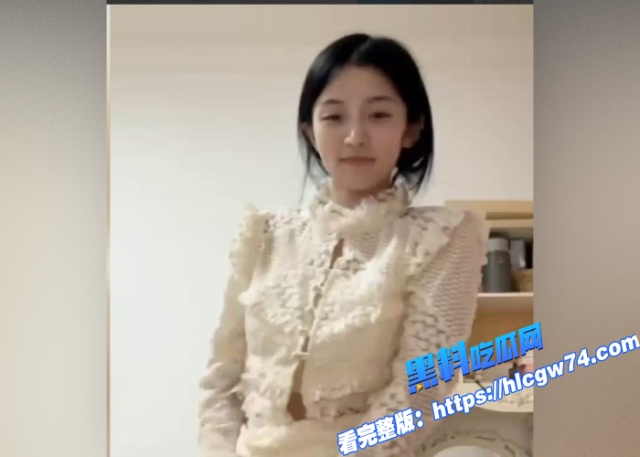 上海师范大学极品清纯校花 邓乔馨 与男友裸聊自慰视频流出 露脸展示自己好身材 巨物道具抽插蜜穴 想不到这么反差5 上海师范大学极品清纯校花 邓乔馨 与男友裸聊自慰视频流出 露脸展示自己好身材 巨物道具抽插蜜穴 想不到这么反差5