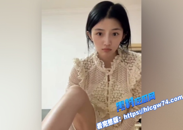 上海师范大学极品清纯校花 邓乔馨 与男友裸聊自慰视频流出 露脸展示自己好身材 巨物道具抽插蜜穴 想不到这么反差6 上海师范大学极品清纯校花 邓乔馨 与男友裸聊自慰视频流出 露脸展示自己好身材 巨物道具抽插蜜穴 想不到这么反差6