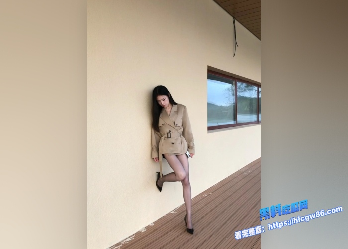 潜规则女销售土豪买楼勾搭上女销售 2 潜规则女销售土豪买楼勾搭上女销售 2