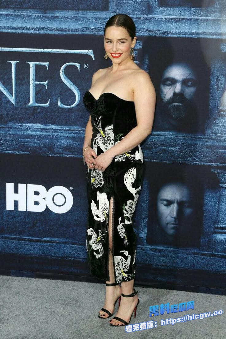 艾米莉亚·克拉克 (Emilia Clarke)裸照5