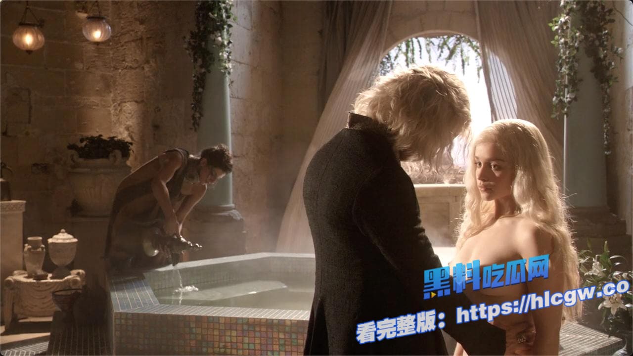 艾米莉亚·克拉克 (Emilia Clarke)裸照22