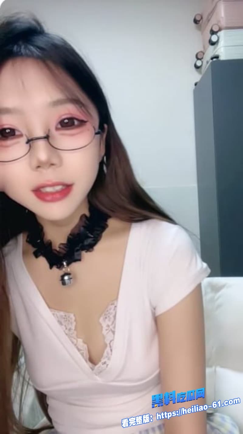 高颜值娇嫩精神小妹与男友出租屋猛干全程露脸骚穴被疯狂爆干享受表情太淫荡了7