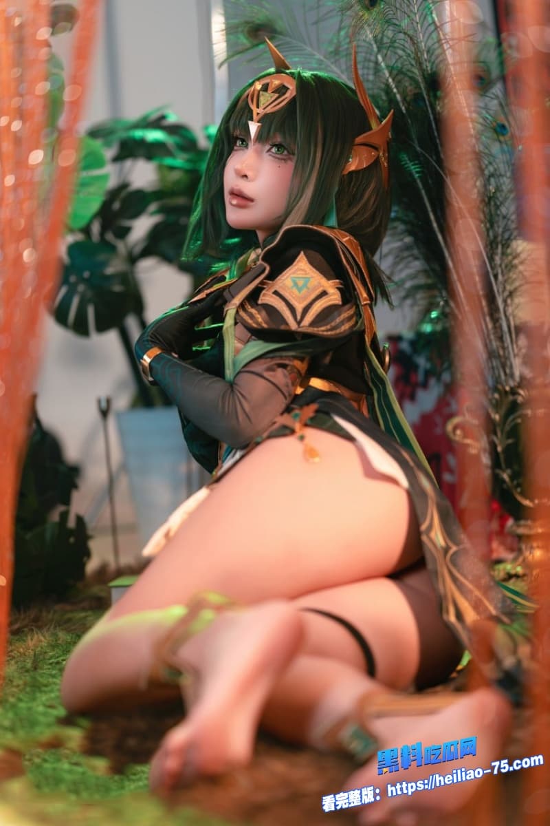 推特高颜值巨乳女神UmekoCOS原神中的奈芙尔全程露脸大胆面对镜头网友直呼看爽了11