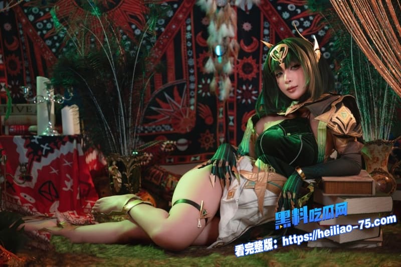 推特高颜值巨乳女神UmekoCOS原神中的奈芙尔全程露脸大胆面对镜头网友直呼看爽了16