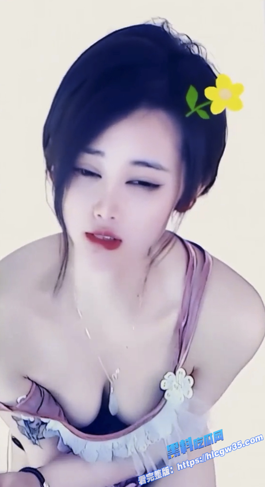 黑料PK！中国女主播 美乐 VS 韩国女主播 vmfladl 两国主播大秀激情裸舞1