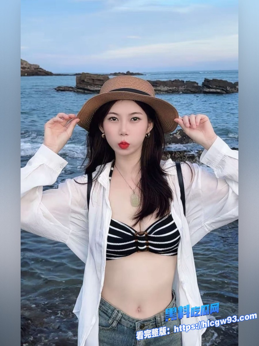 大奶眼镜美女与男友家中激情性爱自拍 2 大奶眼镜美女与男友家中激情性爱自拍 2
