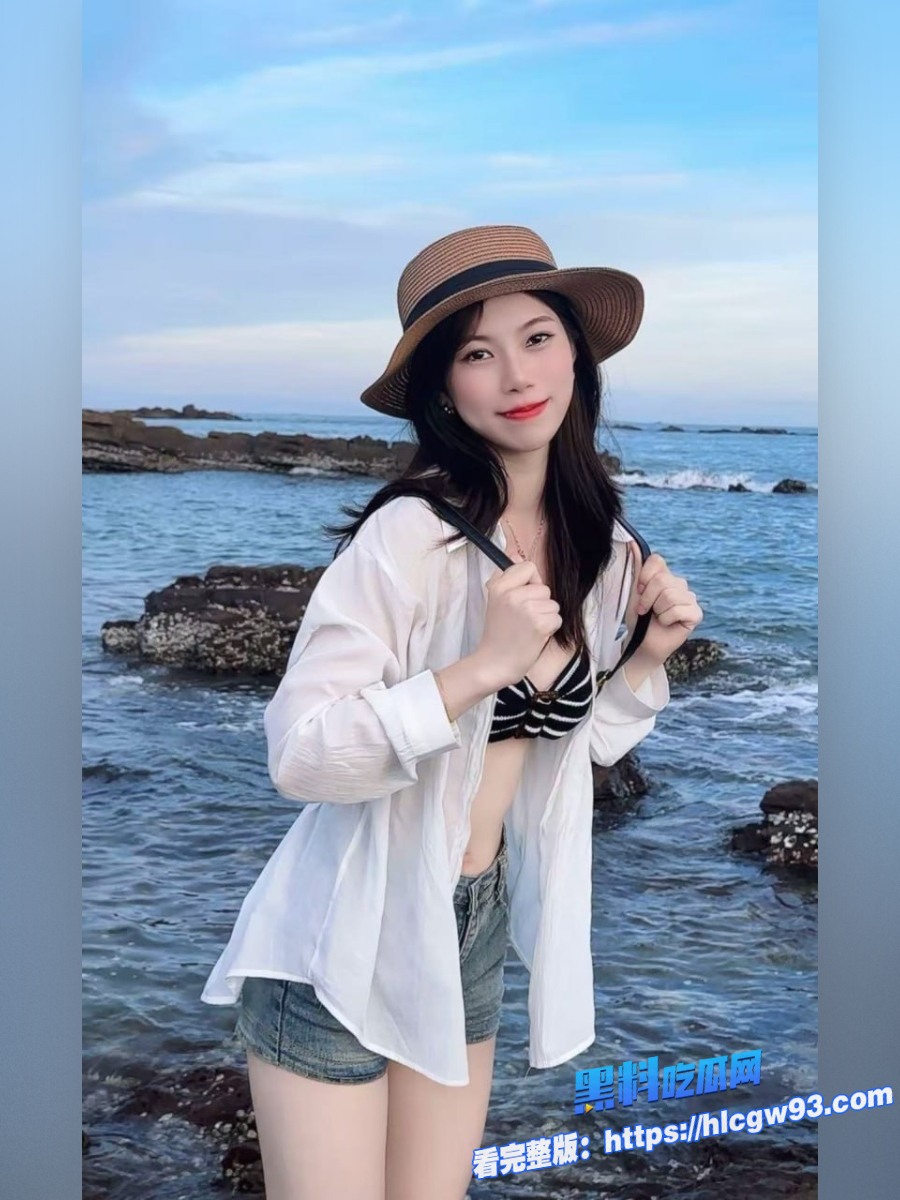 大奶眼镜美女与男友家中激情性爱自拍 3 大奶眼镜美女与男友家中激情性爱自拍 3