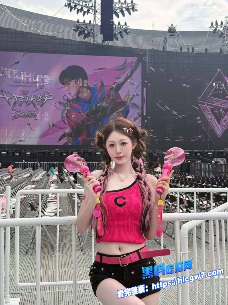 留学圈真这么乱女留学生化身媚黑婊 亚洲小穴被黑人大屌插到松松垮垮屏幕都要被淫水淹了1