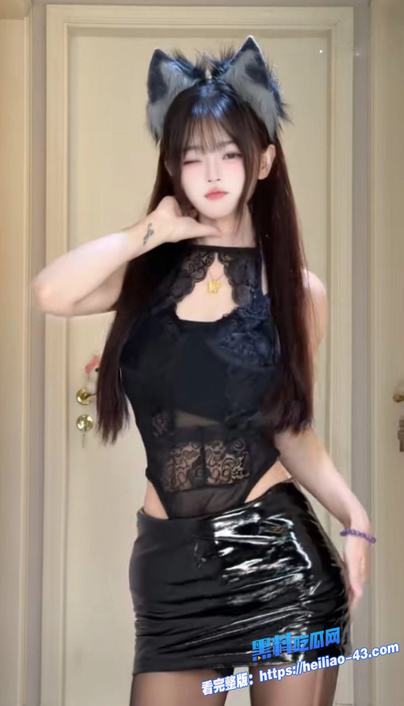 抖音258w粉擦边变装女王香香de香香福利视频流出顶级颜值扭臀勾人彻底翻车6 抖音258w粉擦边变装女王香香de香香福利视频流出顶级颜值扭臀勾人彻底翻车6