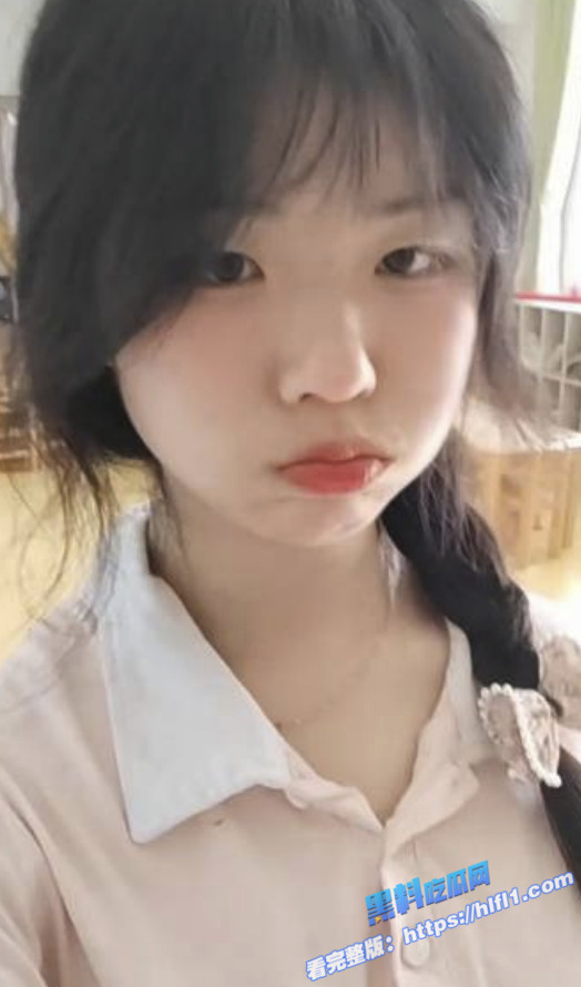 重庆工商职业学院18岁嫩妹 琪琪  小美女喜欢在家自拍抠逼自慰！