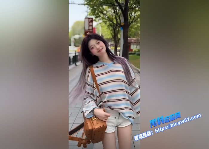 抖音12万粉丝网红 小妍my 高价定制视频完整版流出 表面乖巧小嫩妹 其实是淫荡小母狗14
