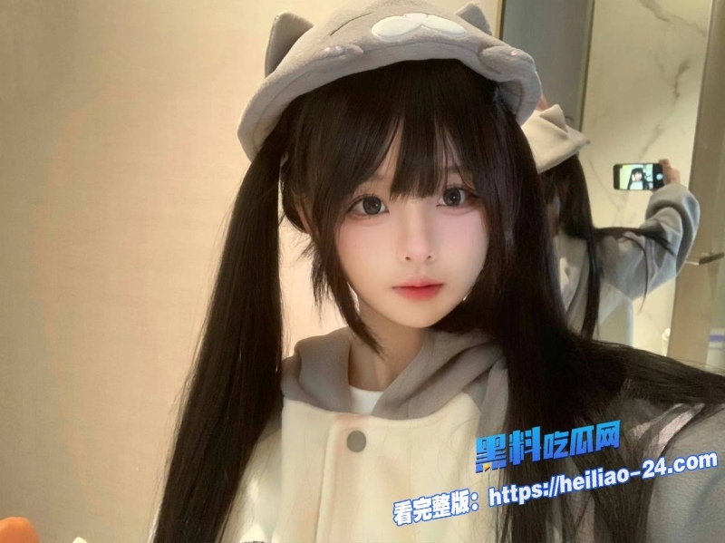 父女乱伦禁忌之夜女儿插狐狸尾巴翘臀求操老爸撕裂黑丝疯狂后入主动口交足交浪叫不停 1