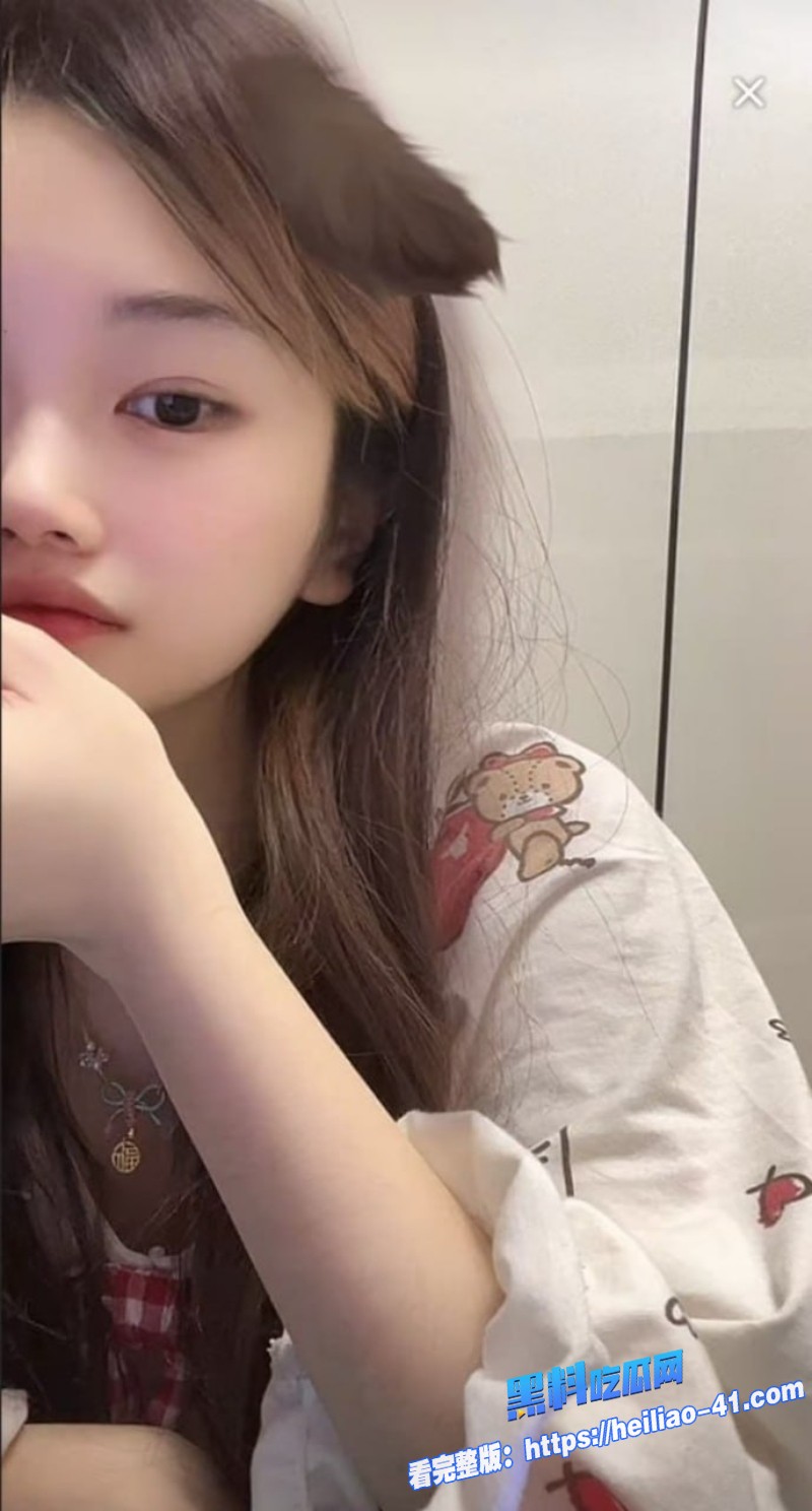瓜友投稿清纯少女单馨瑶黑龙江真实事件曝光表面清纯实则海后疯狂约炮达数百人5