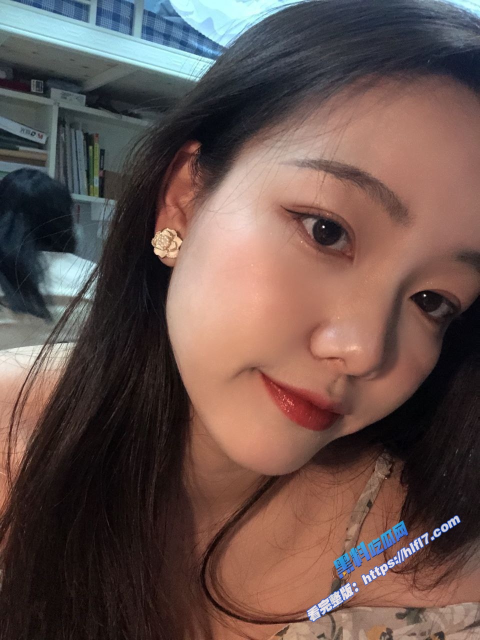 高颜值极品微胖坦克身材反差小母狗，分手后裸照被男友投稿曝光2
