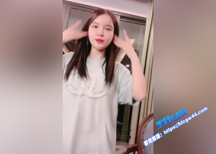 反差婊女模 真真 情趣丝袜直播裸舞掰穴抠逼 丰满巨乳小穴也是真的粉20