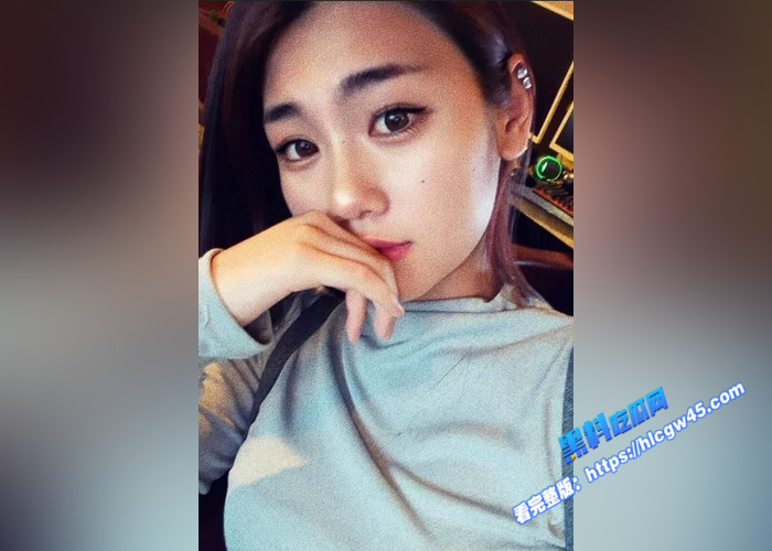 极品反差女大学生  自拍不雅视频到处传播 掰开骚穴揉搓阴蒂 真想操死她2