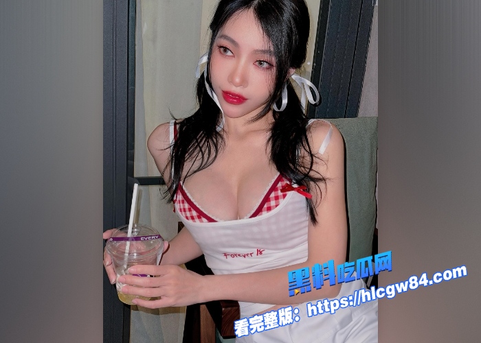 越南兄妹乱伦偷情第一次帮妹妹舔无毛嫩穴超猛打桩机女上猛操高潮喷汁呻吟不断图 7 越南兄妹乱伦偷情第一次帮妹妹舔无毛嫩穴超猛打桩机女上猛操高潮喷汁呻吟不断图 7