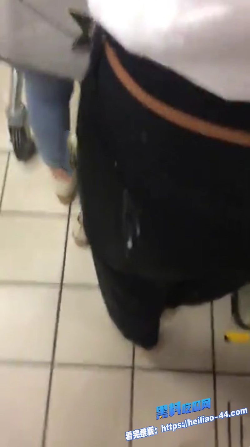 超市排队达叔街射打飞机狂喷黑裤短发牛仔裤美女翘臀双杀5 超市排队达叔街射打飞机狂喷黑裤短发牛仔裤美女翘臀双杀5